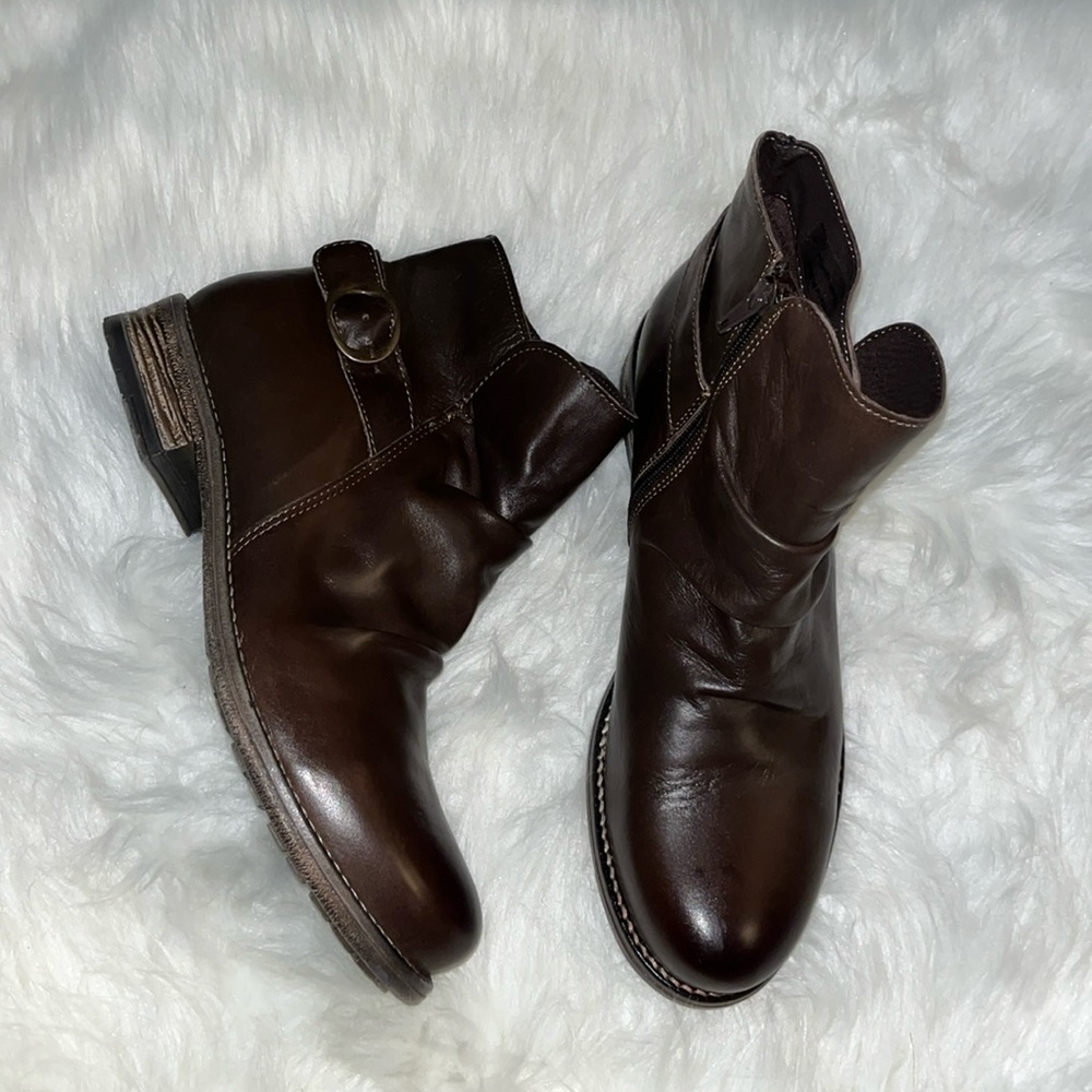 Leather Brown Boots